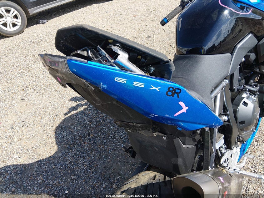 2024 Suzuki Gsx800 F VIN: JS1EM13B7R7100155 Lot: 44759591