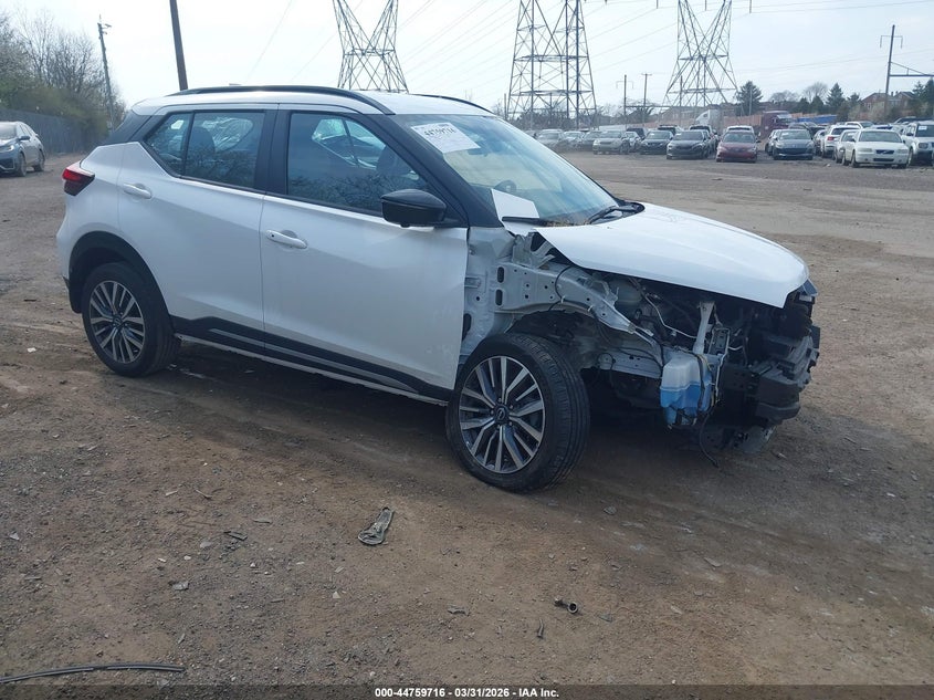 2023 Nissan Kicks Sr Xtronic Cvt