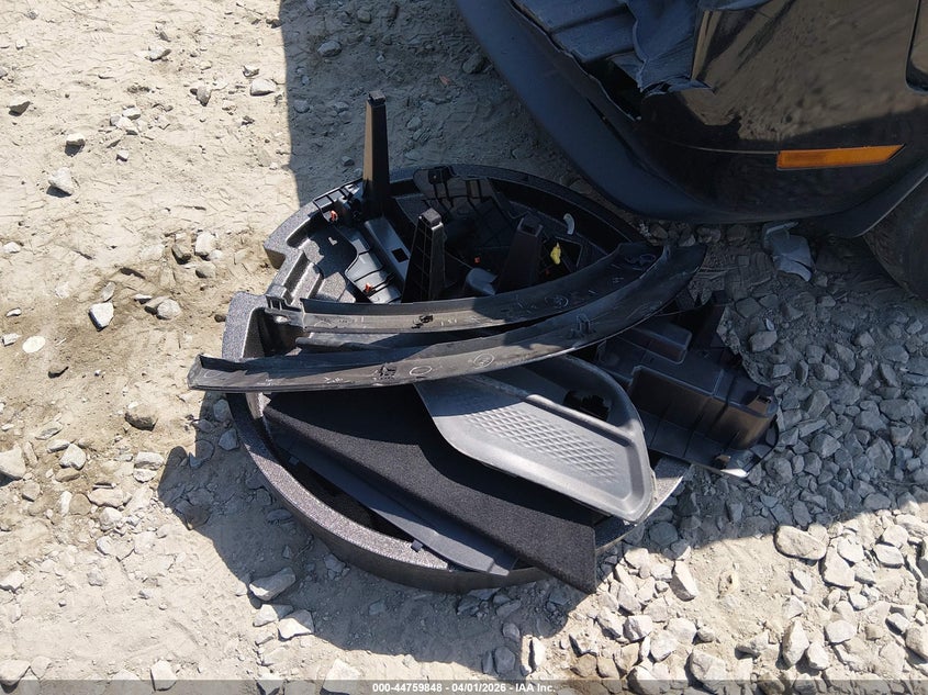 2025 Toyota Crown Signia Xle VIN: JTDACAAJ2S3032409 Lot: 44759848