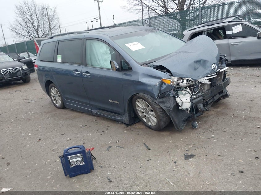 2013 Toyota Sienna Limited V6 7 Passenger