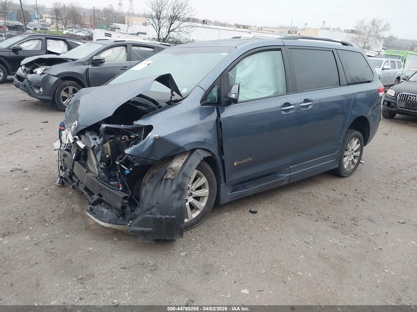 2013 Toyota Sienna Limited V6 7 Passenger