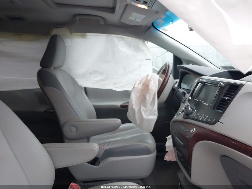 2013 Toyota Sienna Limited V6 7 Passenger