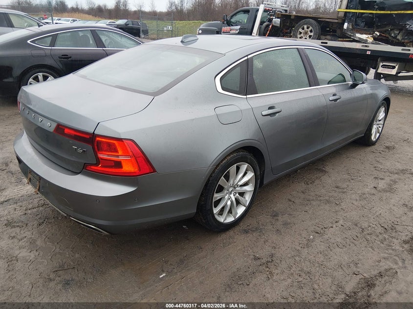 2018 Volvo S90 T6 Momentum