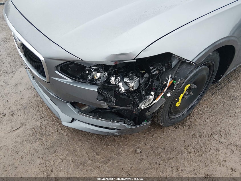 2018 Volvo S90 T6 Momentum VIN: LVY992MK7JP021451 Lot: 44760317