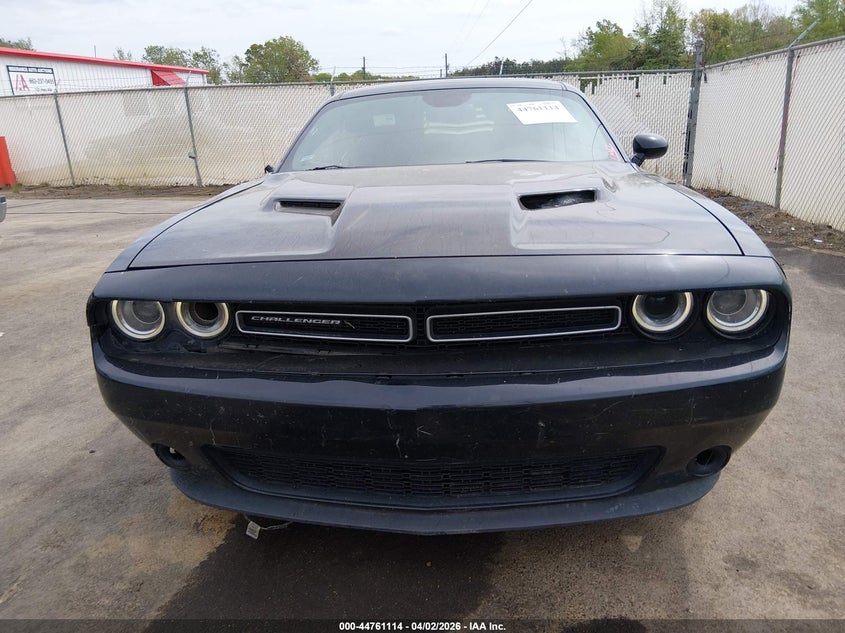 2015 Dodge Challenger - widok 13