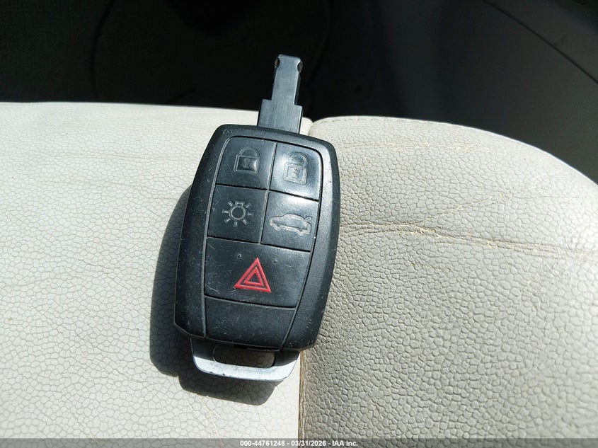 2008 Volvo C70 T5 VIN: YV1MC67208J051436 Lot: 44761248