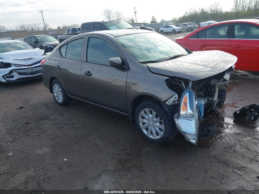 2016 Nissan Versa 1.6 S+