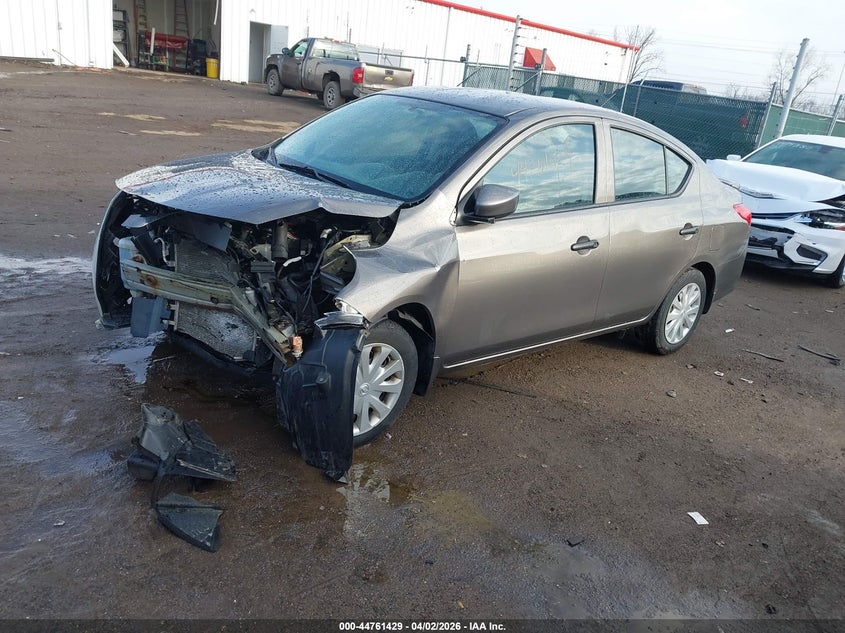 2016 Nissan Versa 1.6 S+