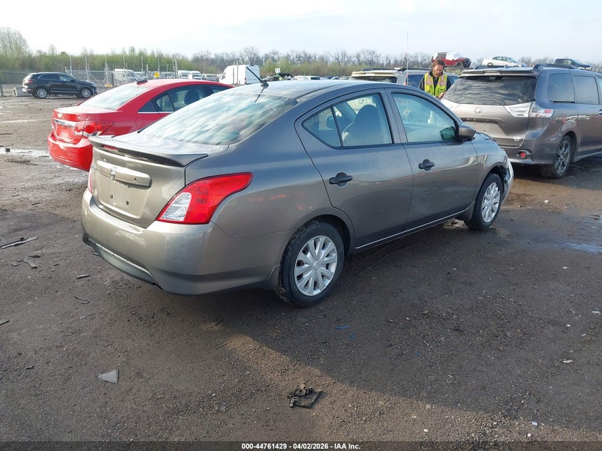 2016 Nissan Versa 1.6 S+