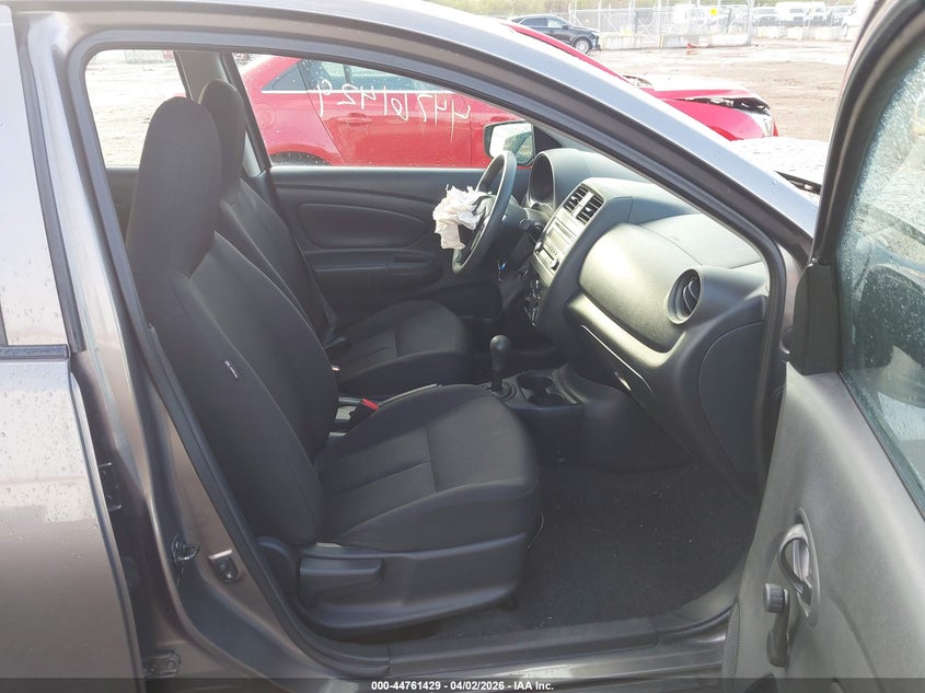 2016 Nissan Versa 1.6 S+