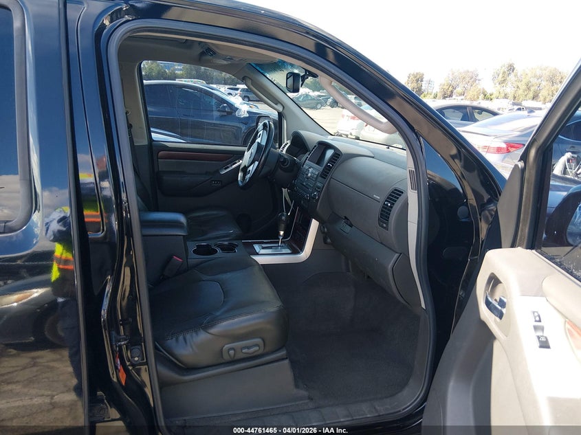 2008 Nissan Pathfinder Le V8