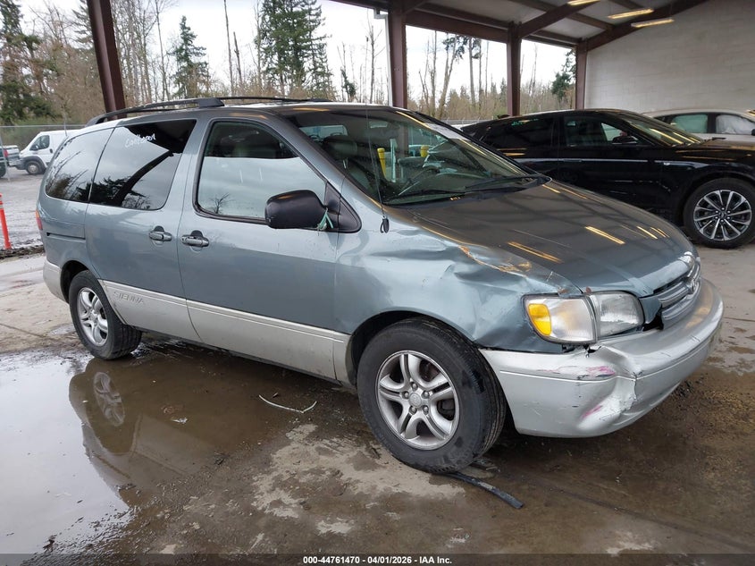 2000 Toyota Sienna Xle