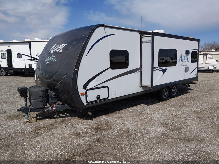 2017 COACHMEN APEX ULTRA LITE auction photo 2