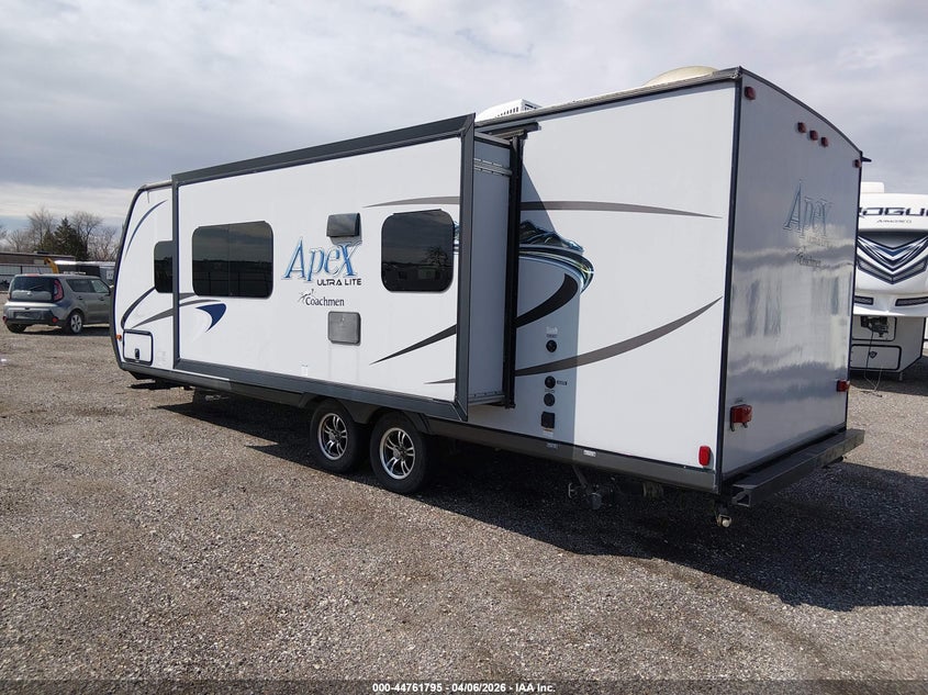 2017 COACHMEN APEX ULTRA LITE auction photo 3
