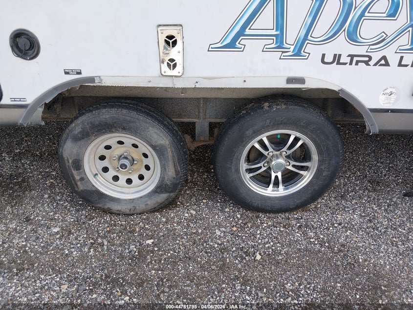 2017 COACHMEN APEX ULTRA LITE auction photo 6