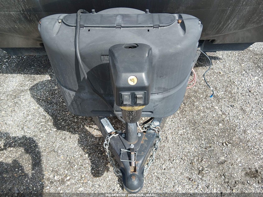 2017 COACHMEN APEX ULTRA LITE auction photo 7