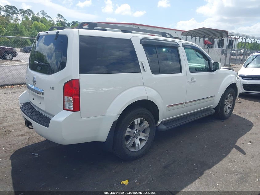 2008 Nissan Pathfinder Le