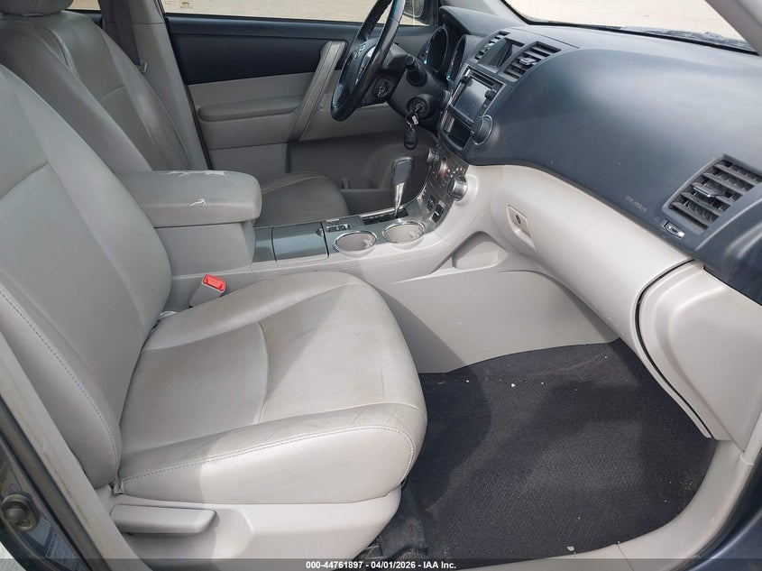 2013 TOYOTA HIGHLANDER SPORT UTILITY VEHICLE 3.5L V-6 DOHC, VVT, 270HP