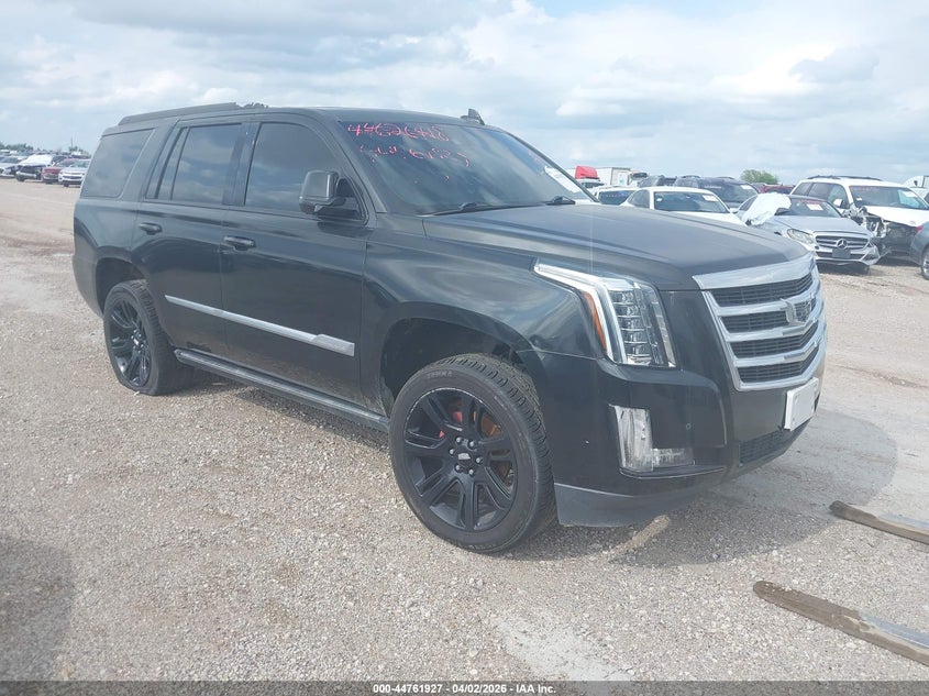 Vin: 1gys3ckj0jr173645, lot: 45259130, cadillac escalade premium luxury 2018 img_1