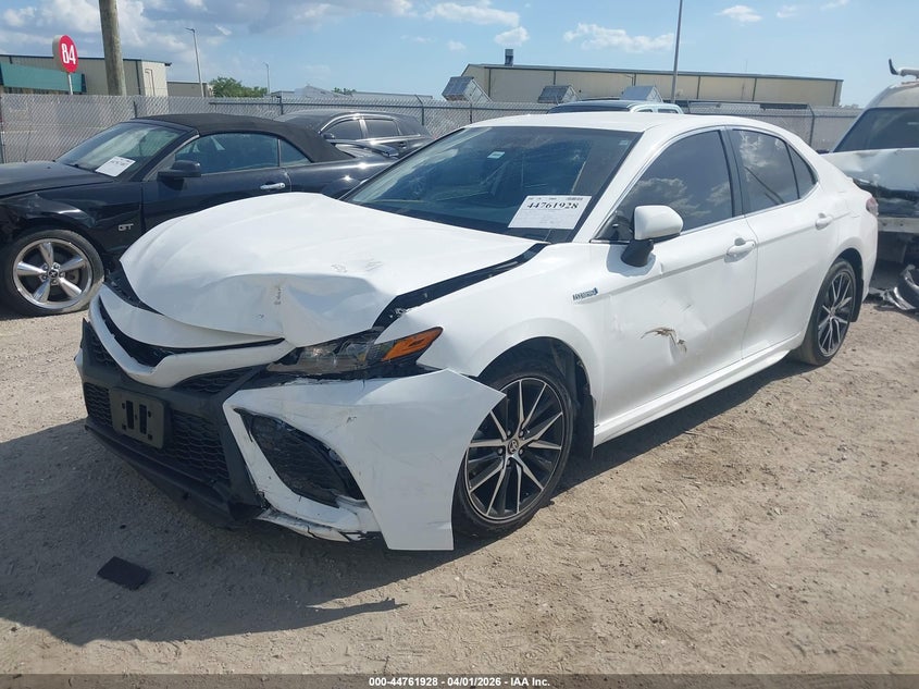 2021 TOYOTA CAMRY auction photo 2