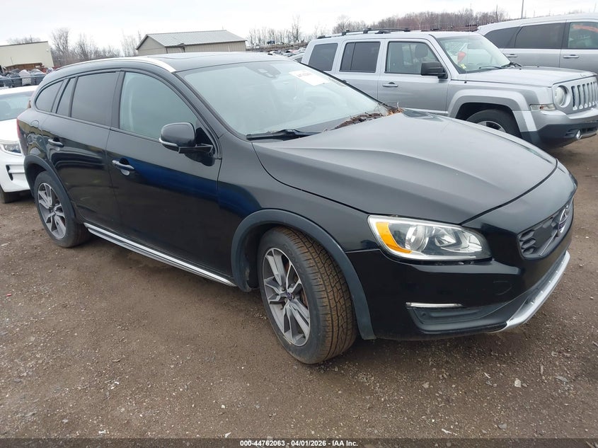 2015 Volvo V60 Cross Country T5
