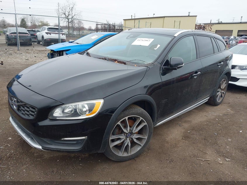 2015 Volvo V60 Cross Country T5