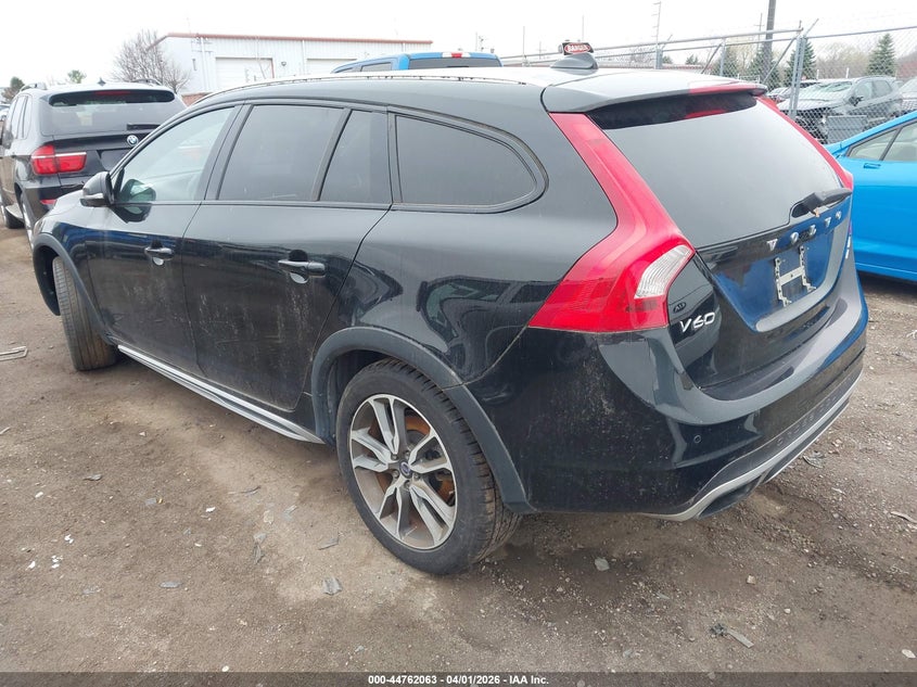 2015 Volvo V60 Cross Country T5