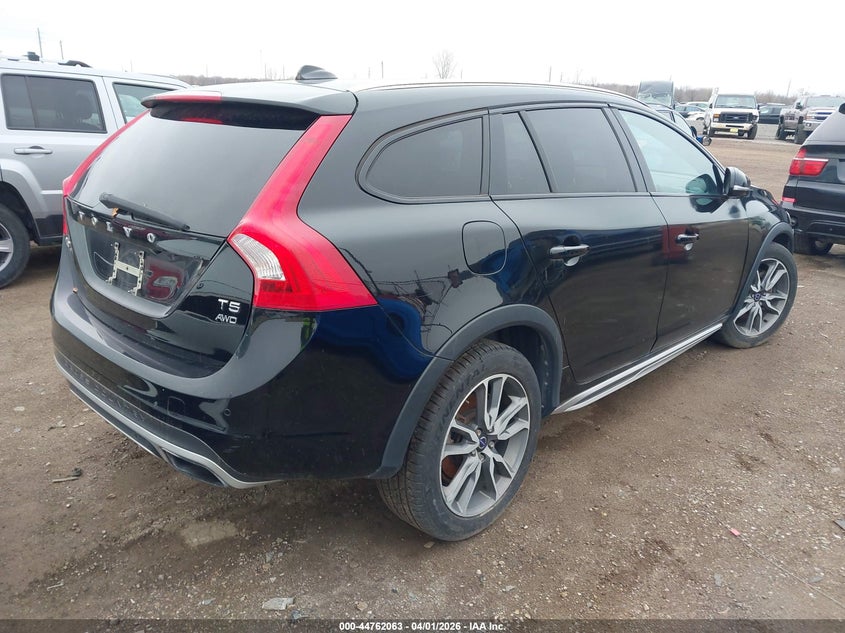 2015 Volvo V60 Cross Country T5