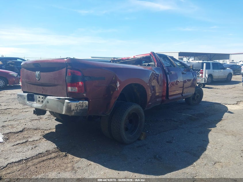 3C63RRGL8JG392432 2018 Ram 3500 Ram Tradesman 4X4 8' Box brown