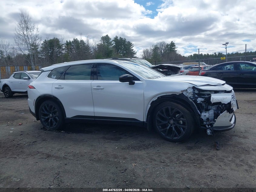 2025 Toyota Crown Signia Limited VIN: JTDACAAJ0S3004480 Lot: 44762229