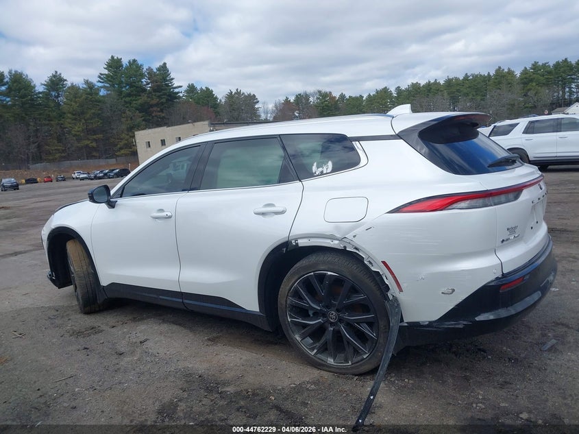 2025 Toyota Crown Signia Limited VIN: JTDACAAJ0S3004480 Lot: 44762229