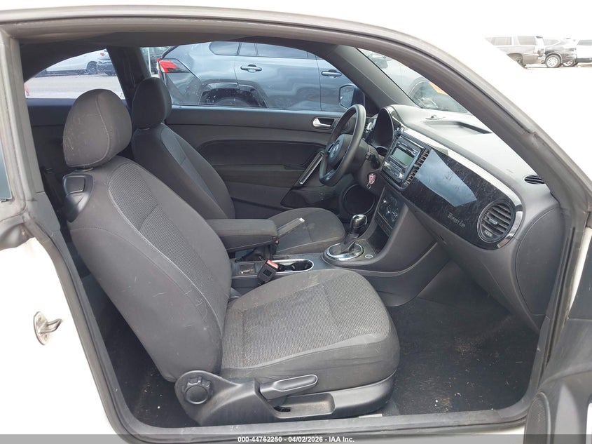 2013 Volkswagen Beetle 2.5L Entry