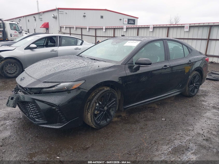 Vin: 4t1dbadkxtu550487, lot: 45259621, toyota camry nightshade 20262