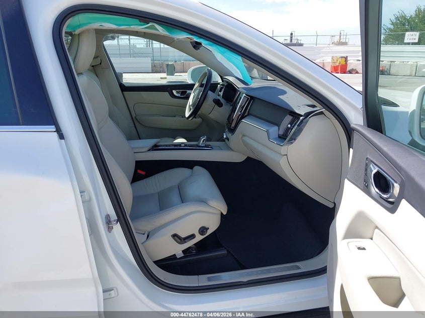 2019 Volvo Xc60 Hybrid T8 Momentum