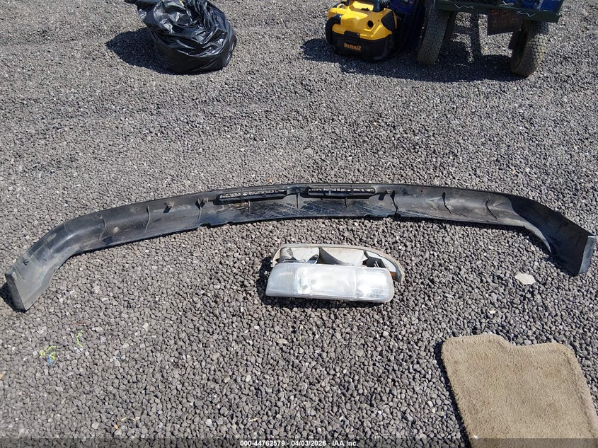 2001 Chevrolet Suburban 1500 Lt VIN: 1GNEC16T71J316499 Lot: 44762579