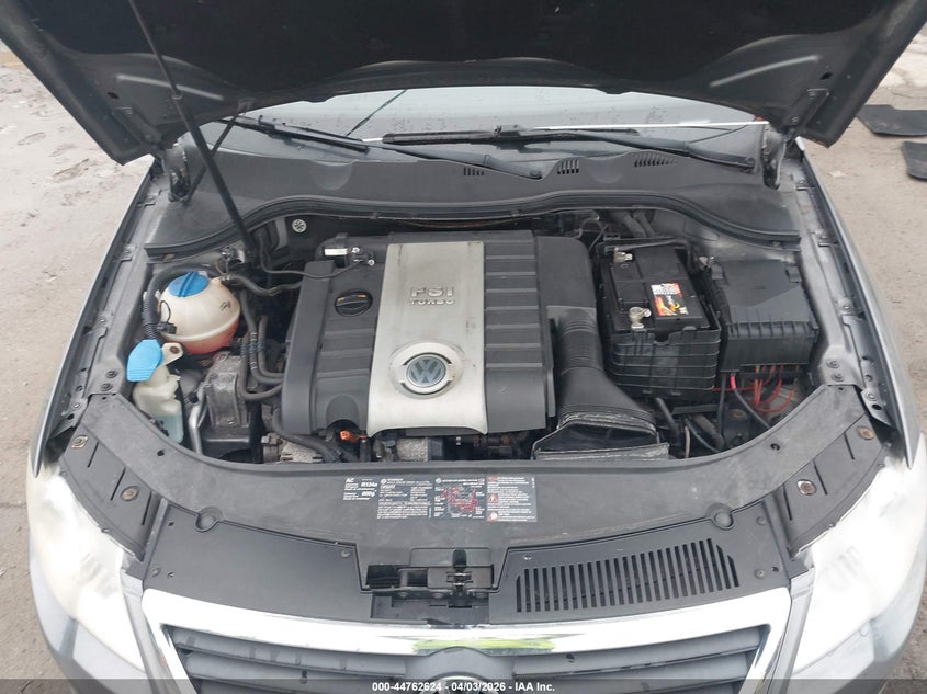 2008 Volkswagen Passat Turbo VIN: WVWUK73CX8P004084 Lot: 44762624