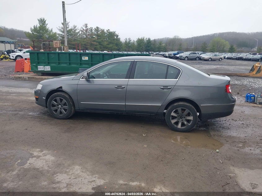 2008 Volkswagen Passat Turbo VIN: WVWUK73CX8P004084 Lot: 44762624