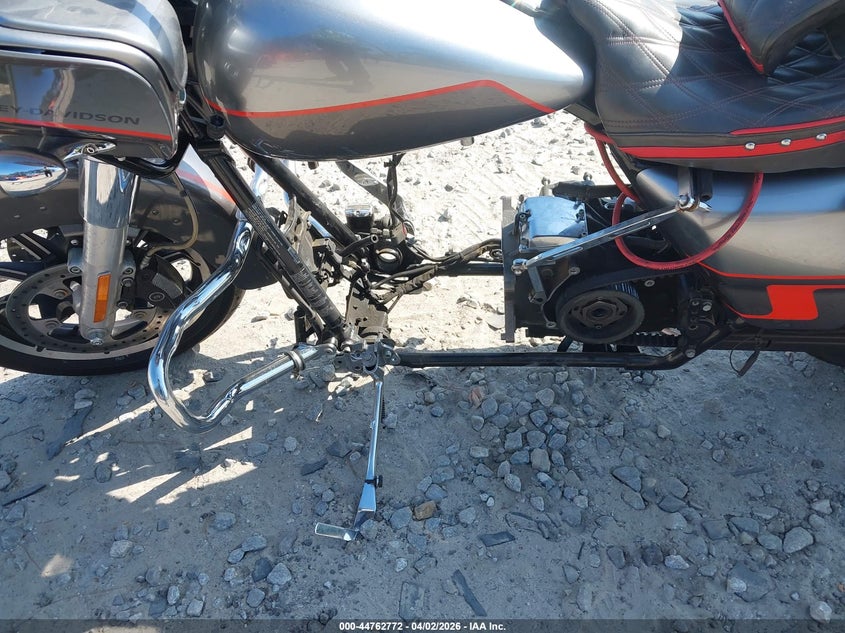 2018 Harley-Davidson Fltrxse Cvo Road Glide VIN: 1HD1TCL18JB960222 Lot: 44762772