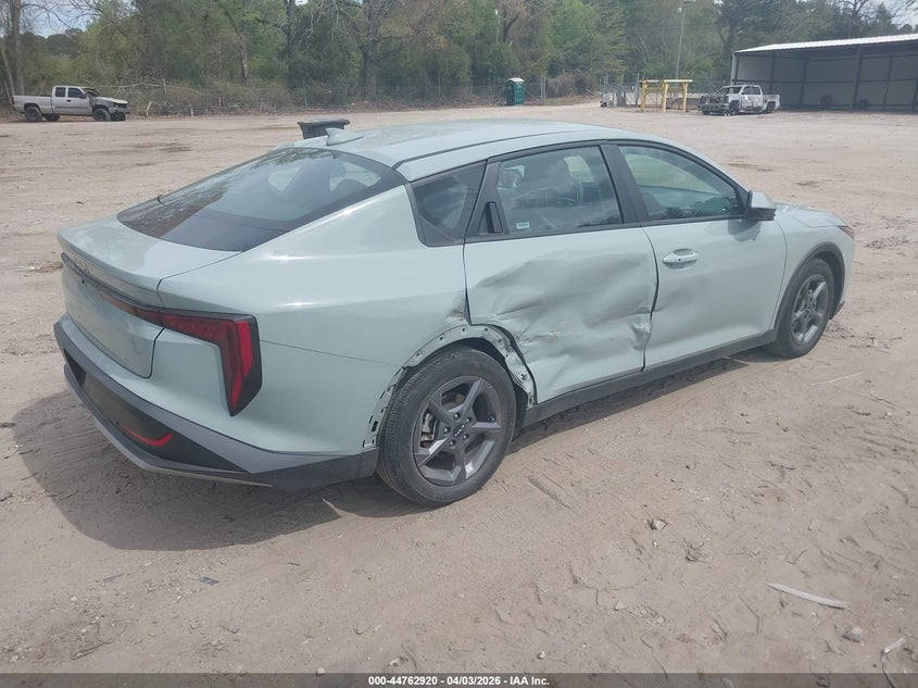Vin: 3kpft4de4se032314, lot: 45260124, kia k4 lxs 20254