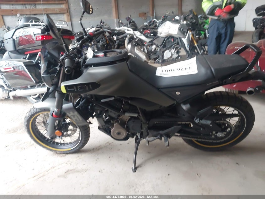 2024 Husqvarna Vitpilen 401/Svartpilen 401 VIN: MD2JUJ401RN212456 Lot: 44763003