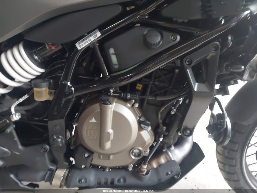 2024 Husqvarna Vitpilen 401/Svartpilen 401 VIN: MD2JUJ401RN212456 Lot: 44763003