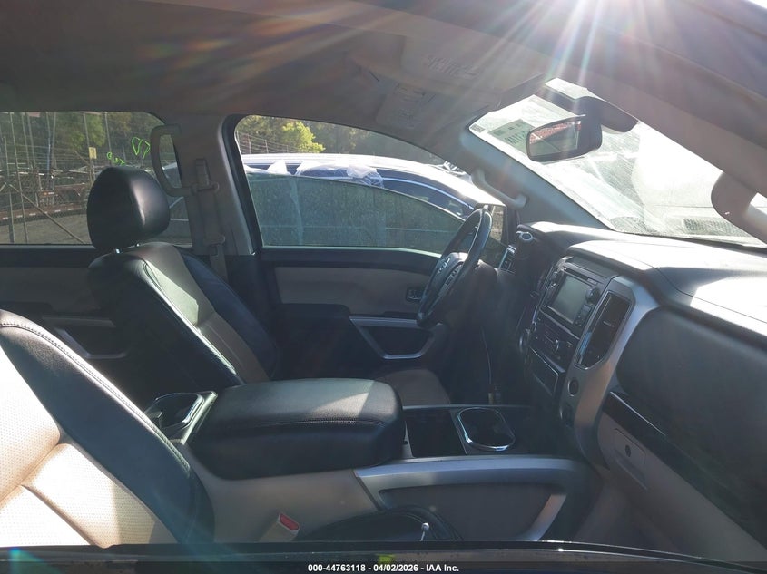 2017 Nissan Titan Sv