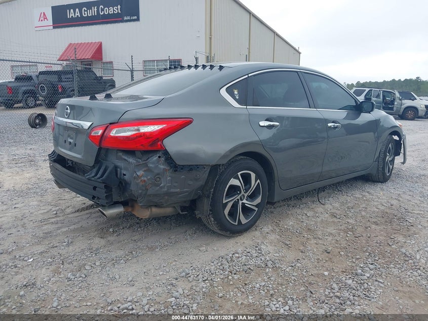 2017 NISSAN ALTIMA auction photo 4