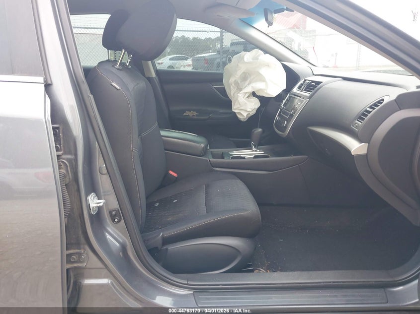 2017 NISSAN ALTIMA auction photo 5