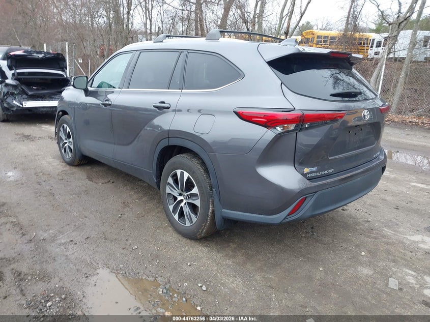 2021 Toyota Highlander Xle