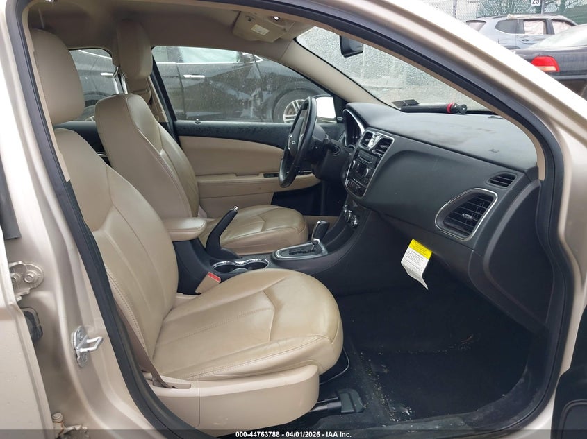 2013 Chrysler 200 Limited