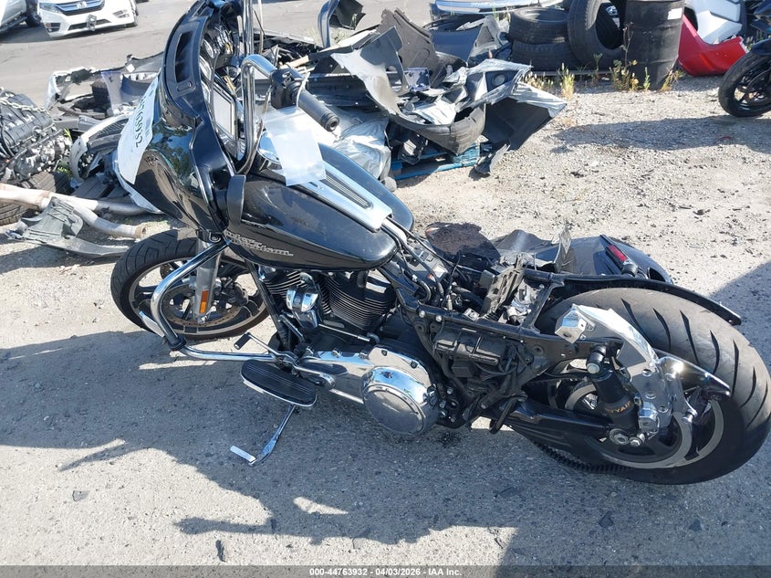 2017 Harley-Davidson Flhxs Street Glide Special VIN: 1HD1KRC38HB665381 Lot: 44763932