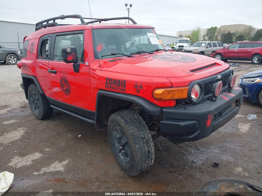 2012 TOYOTA FJ CRUISER