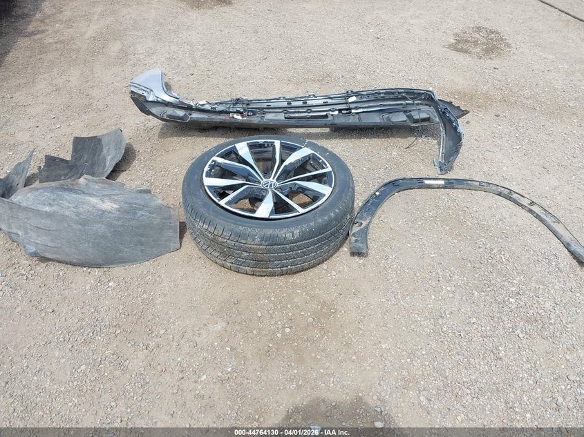 2024 Volkswagen Atlas Cross Sport 2.0T Sel Premium R-Line VIN: 1V2FE2CAXRC236175 Lot: 44764130