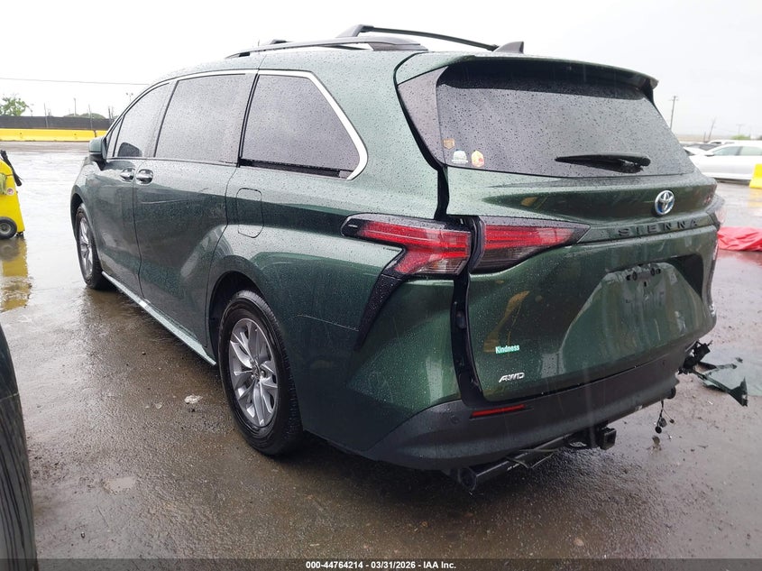 2021 Toyota Sienna Xle